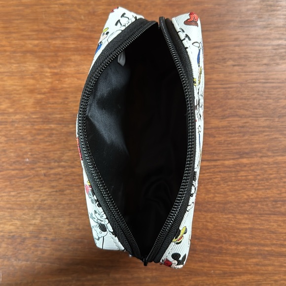 Disney Cosmetic Bag - Picture 3 of 3